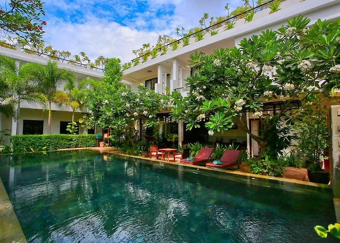 The Moon & Hotel 4*