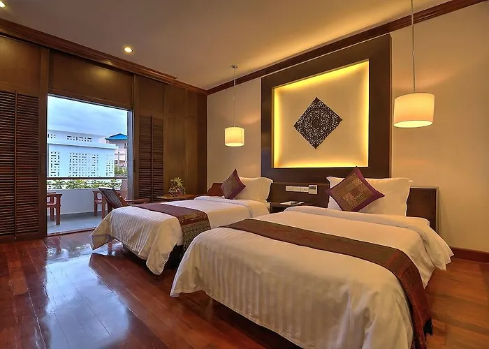 Hotel The Moon &