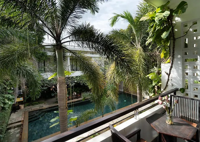 The Moon & Siem Reap
