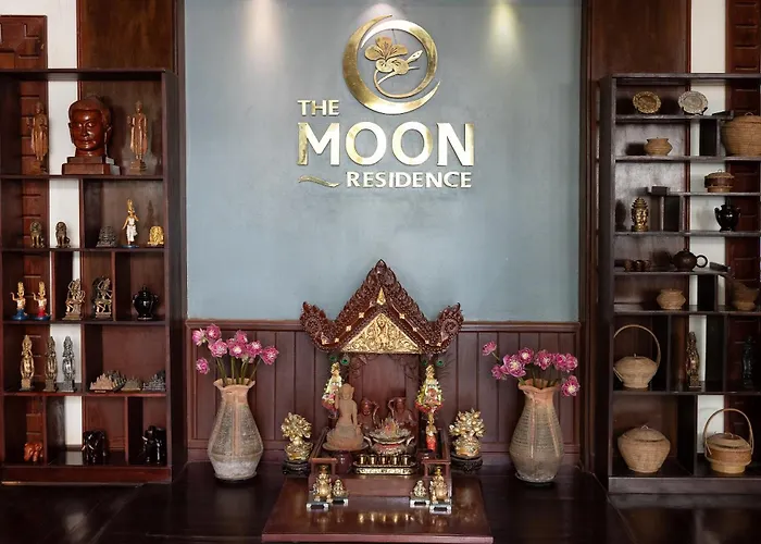 Hotel The Moon & 4*