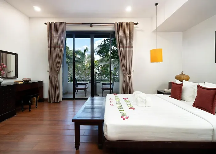 The Moon & Hotel Siem Reap