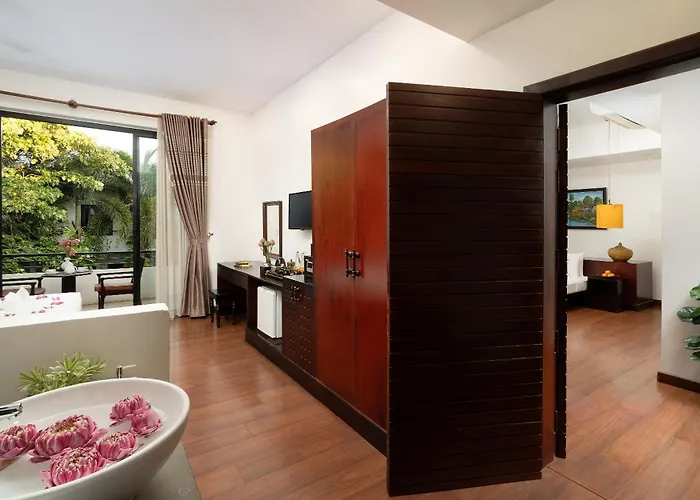 The Moon & 4* Siem Reap