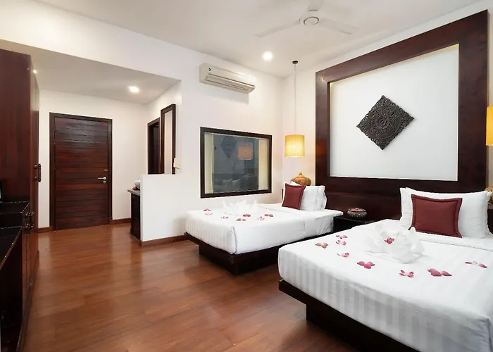 Hotel The Moon & 4*