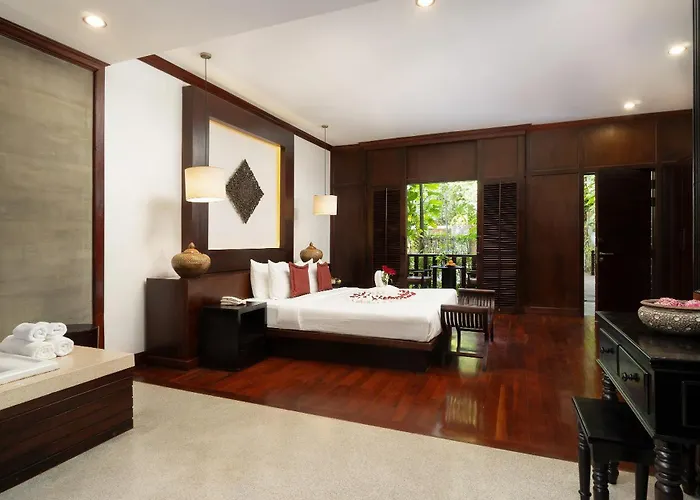 The Moon & 4* Siem Reap