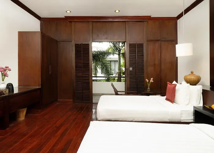 Hotel The Moon & 4*