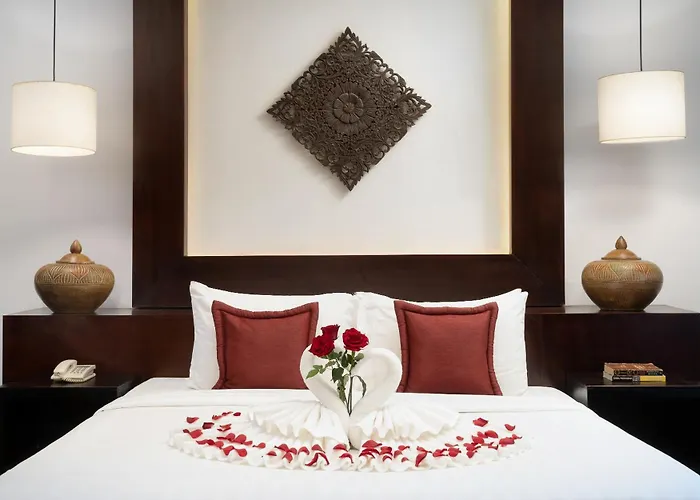 Hotel The Moon & 4*